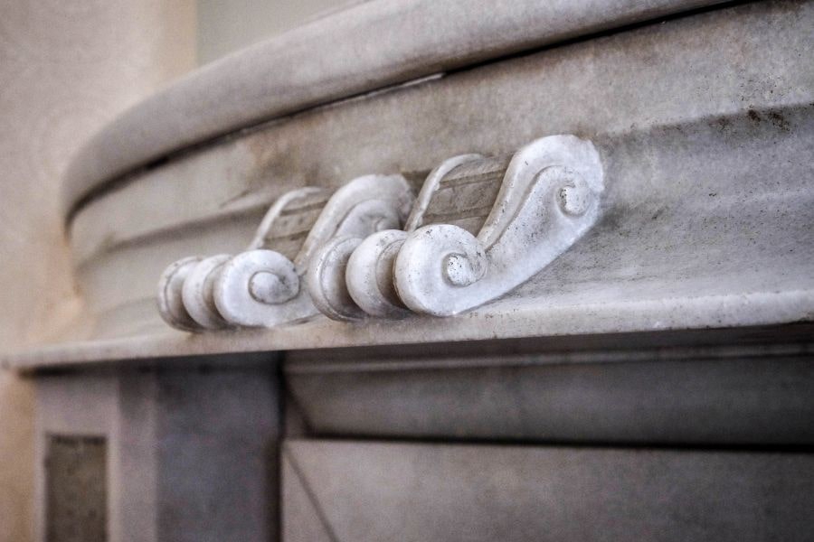 Bansuiso villa fireplace detail