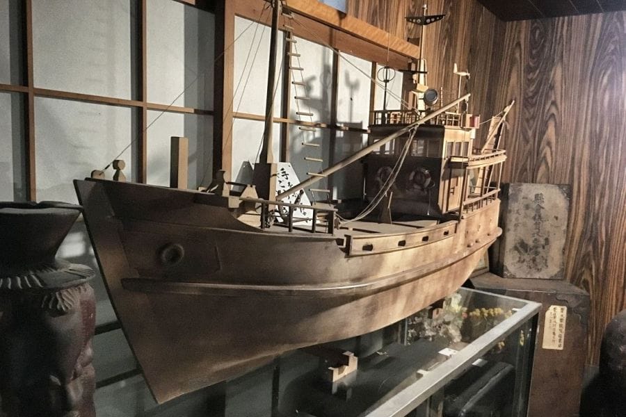 Heike Residence model ship