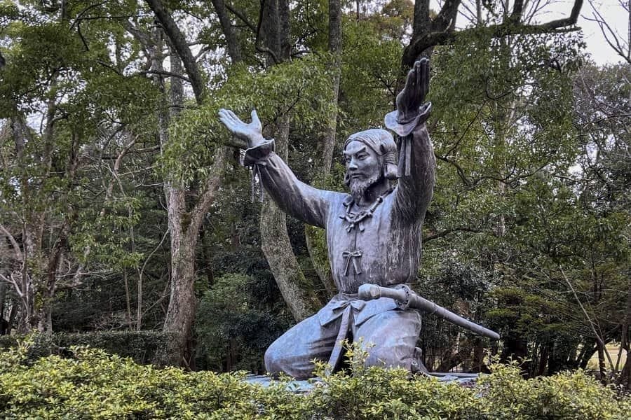 Izumo Shrine statue