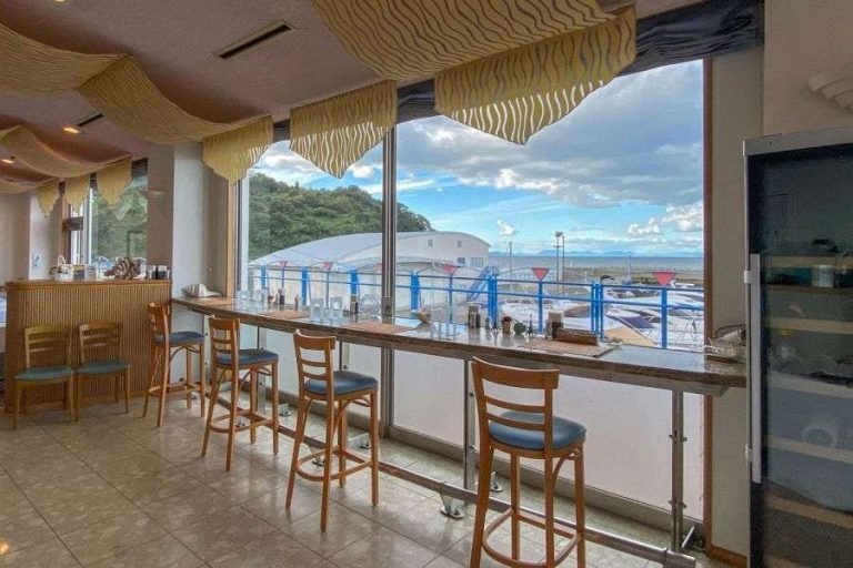 Marine Park Niihama restaurant