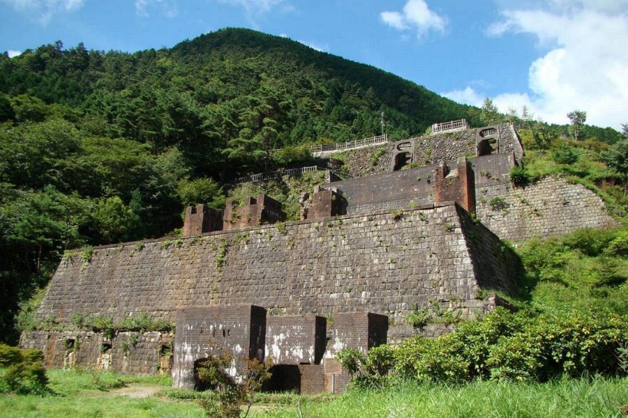 Minetopia Besshi Tonaru zone ruins from the front