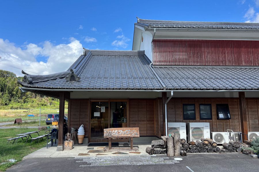 Mirasaka Fromage exterior