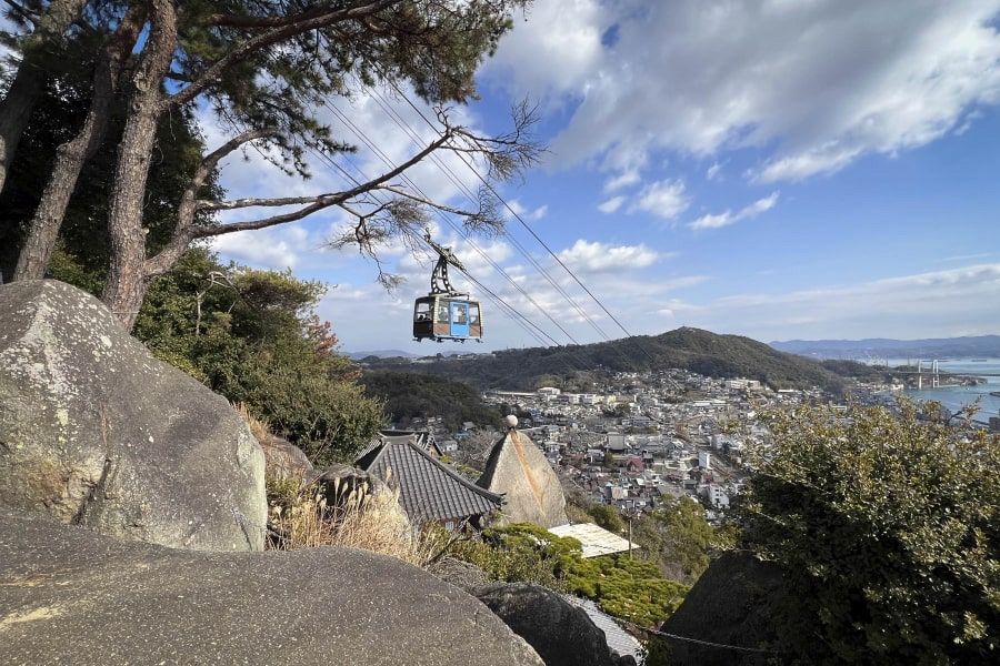 Onomichi Senko ji Temple rocks