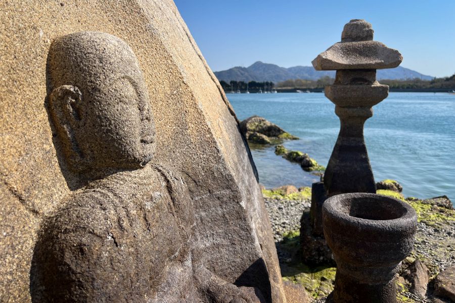 Sagi Island submersible jizo side view