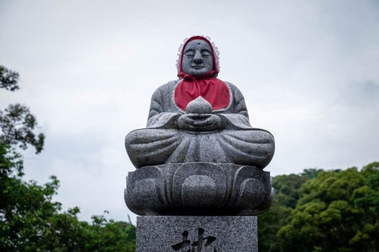 T14 Joraku ji Temple stone Buddha