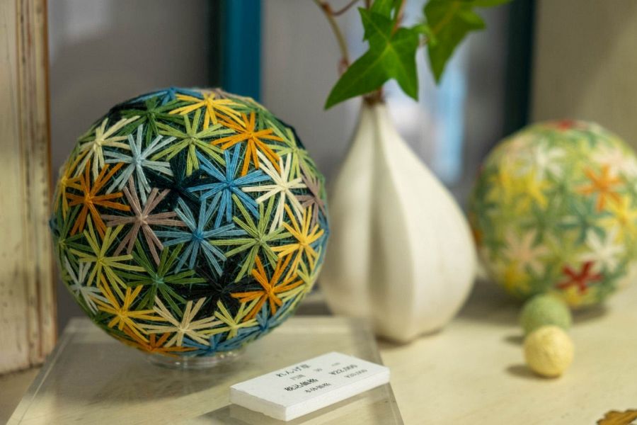 Temari balls clover flowers