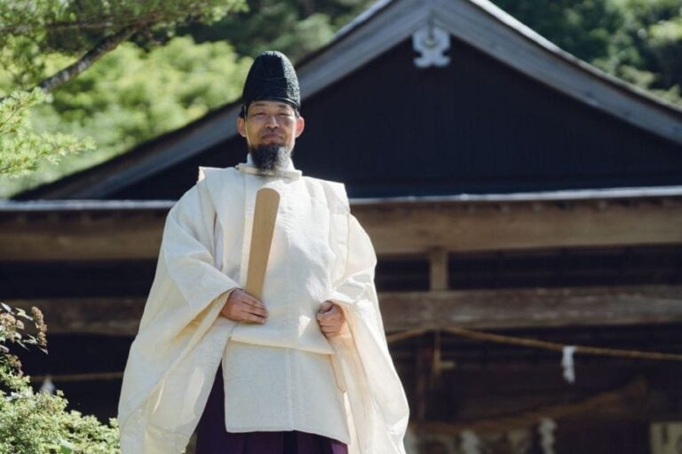 Tsurugi Shrine Shinto priest welcome
