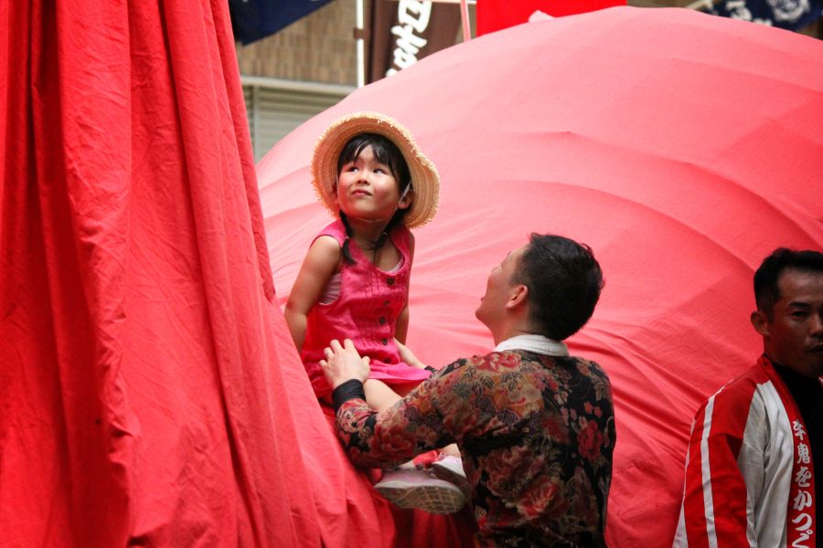 Uwajima Ushioni girl and father