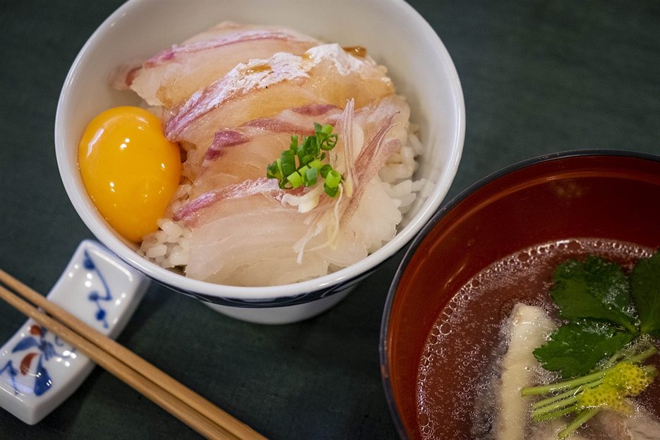 Uwajima_Taimeshi_and_soup