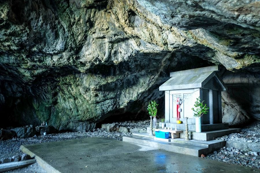 Mikuro Cave small shrine