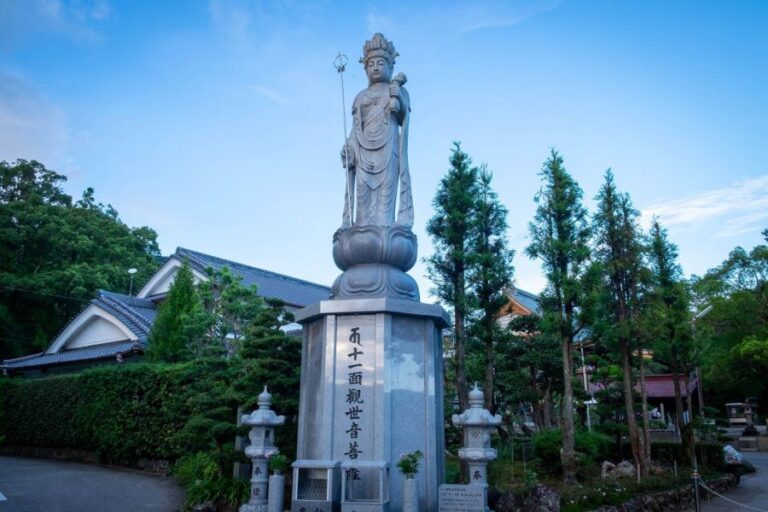 T30 Zenraku ji Temple Kannon statue