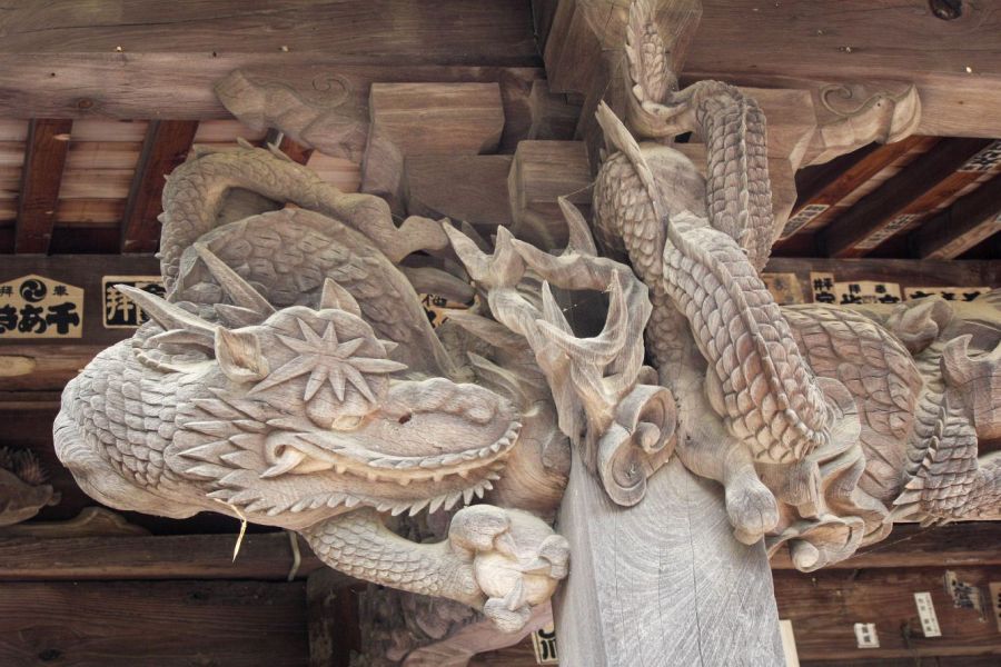 T57 Eifuku ji_Temple dragon carving