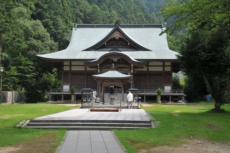 T64 Maegami ji Temple green season