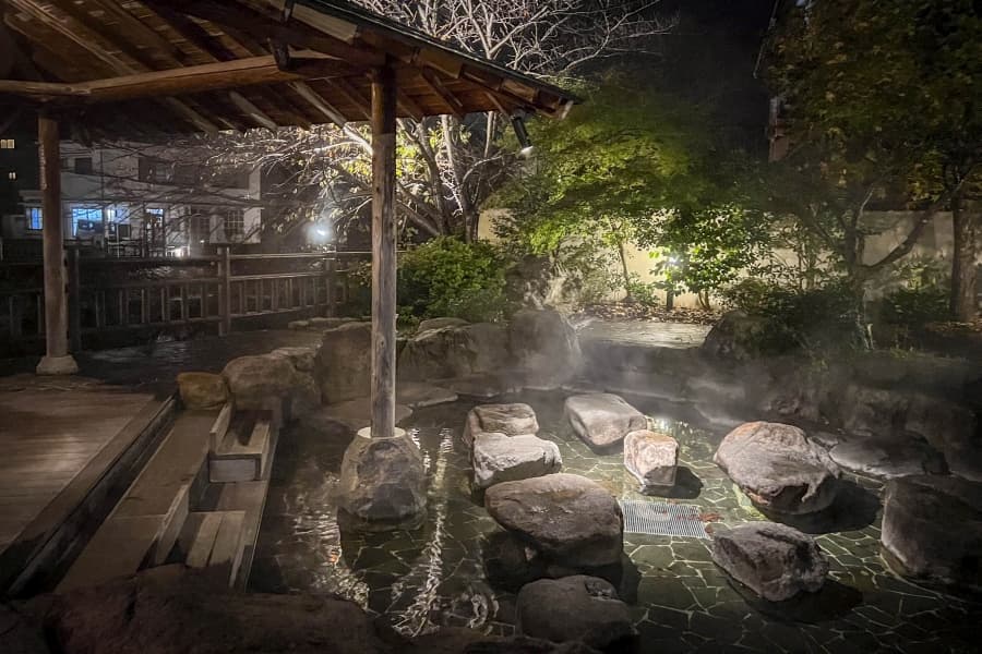 Yumoto-Onsen-bath-min