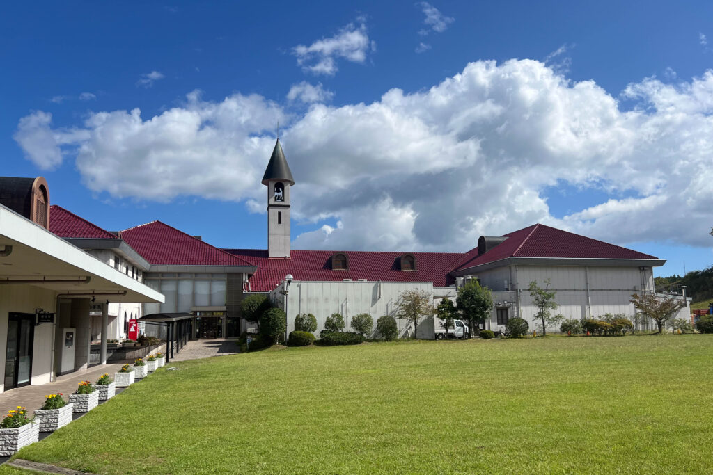 Miyoshi Winery lawn