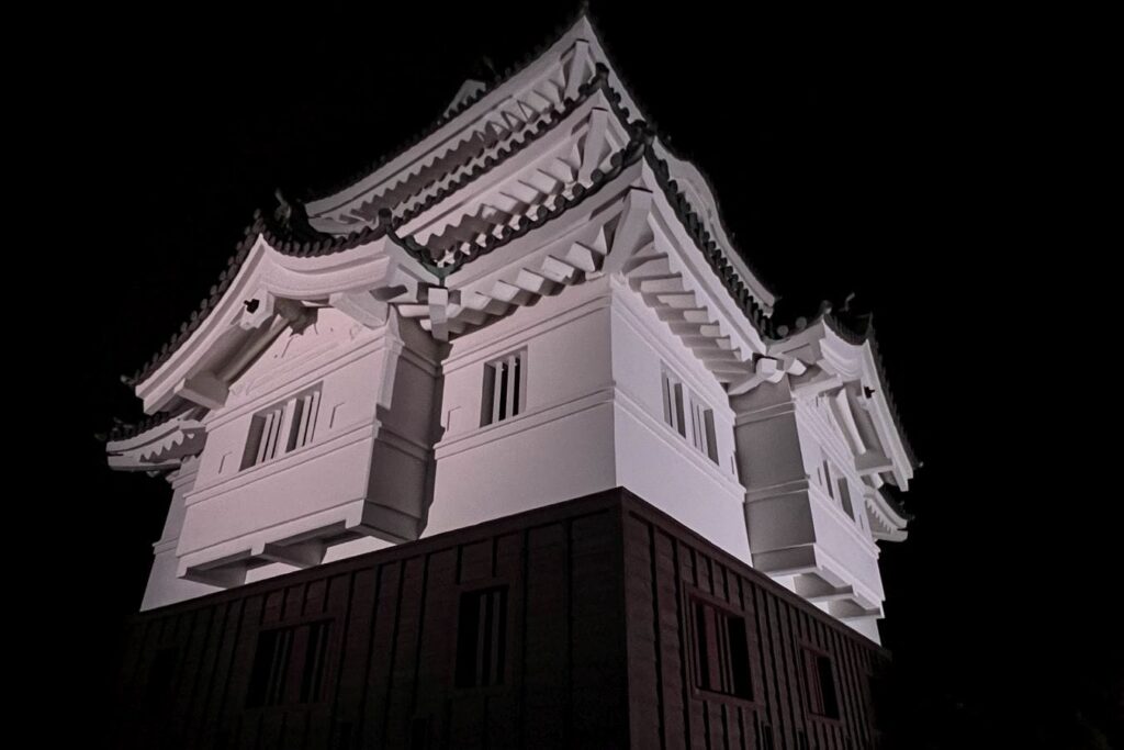 Hirado Castle at night