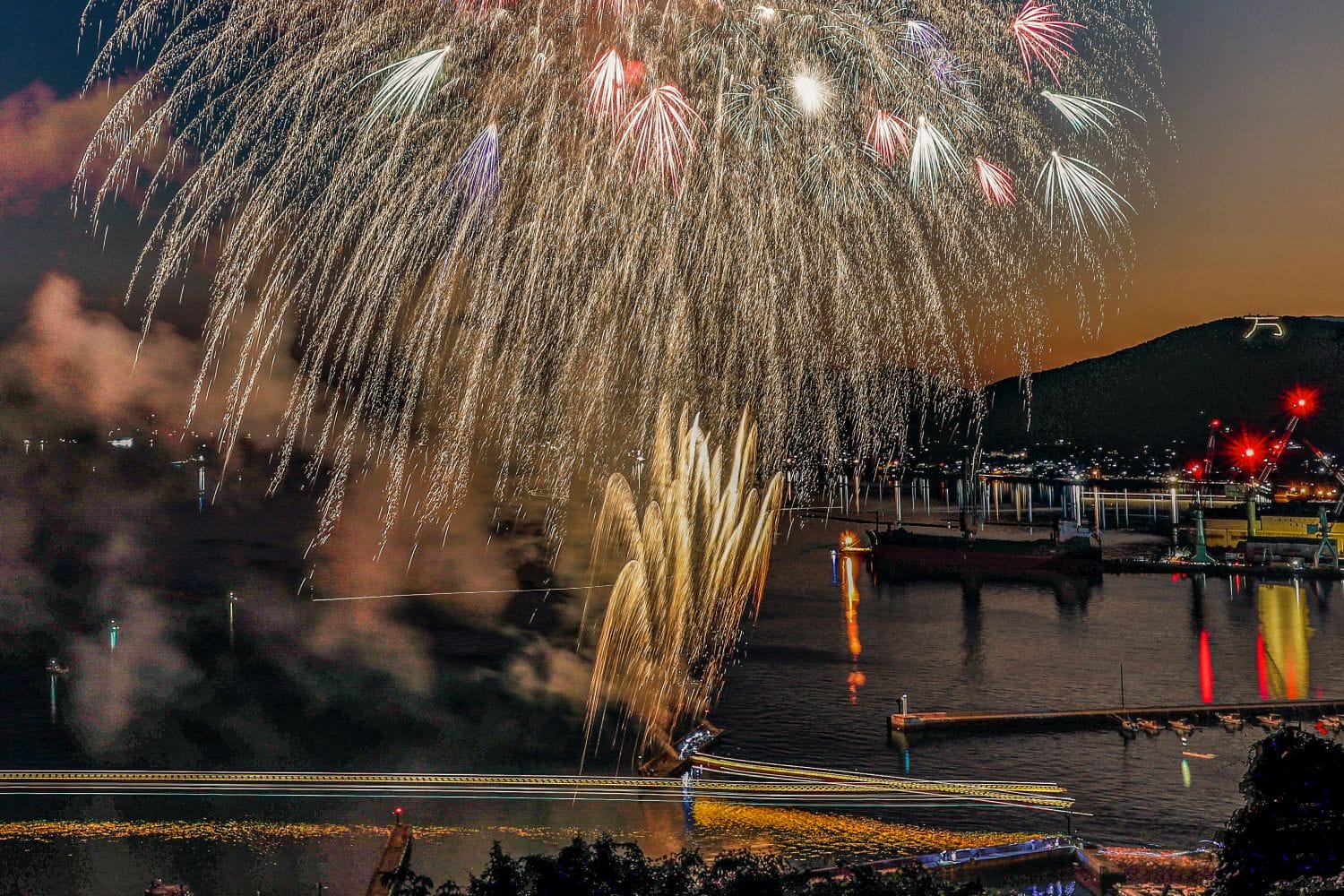 Akitsu fireworks hero
