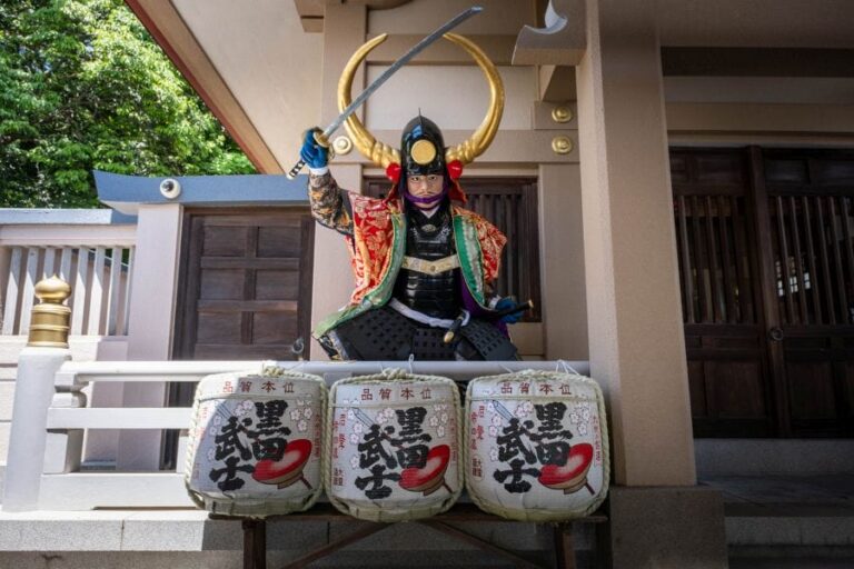Fukuoka, Terumo Shrine, Kuroda Nagamasa statue