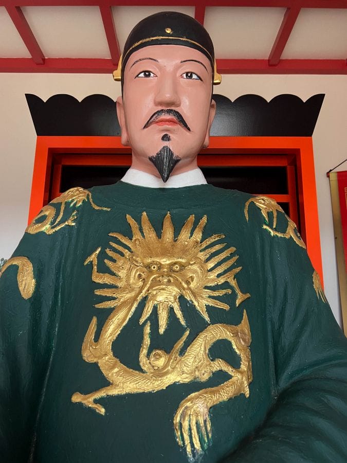Zheng Chenggong Memorial Museum painted statue low angle