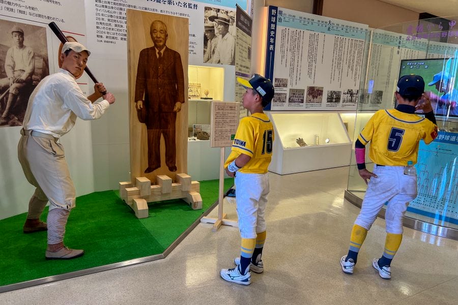 No-Ball Museum Masaoka Shiki effigy with baseball boys