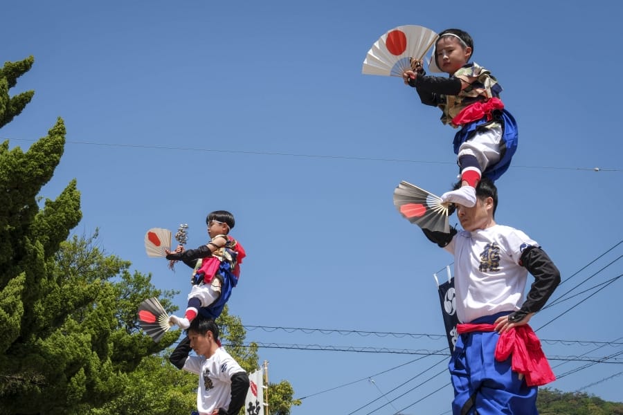 Imabari Hashihama festival boys with fans